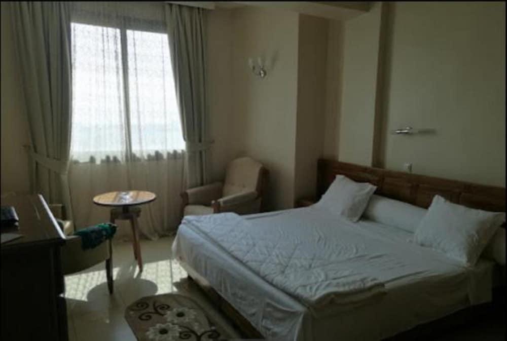 Cristal Hotel Bejaia Luaran gambar